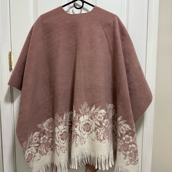 RACHEL Rachel Roy Soft Pink Shawl - Picture 3 of 8